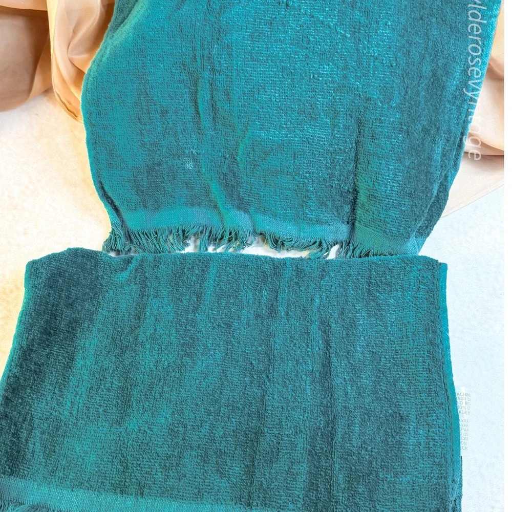 Penguin Holiday Themed Hand Towels‎